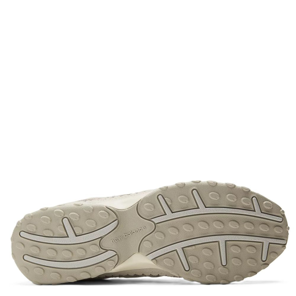 New Balance Women's 204L in Sea Salt with Linen