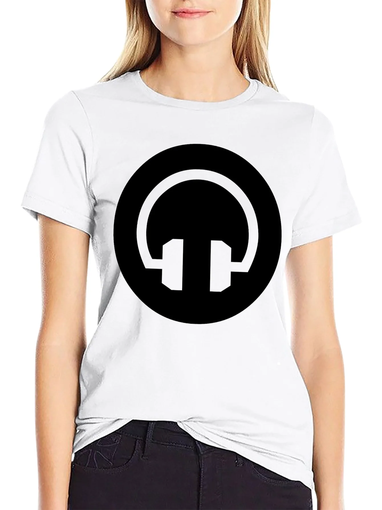 Black Headphone Graphic T-Shirt - Stylish Music Lover Tee