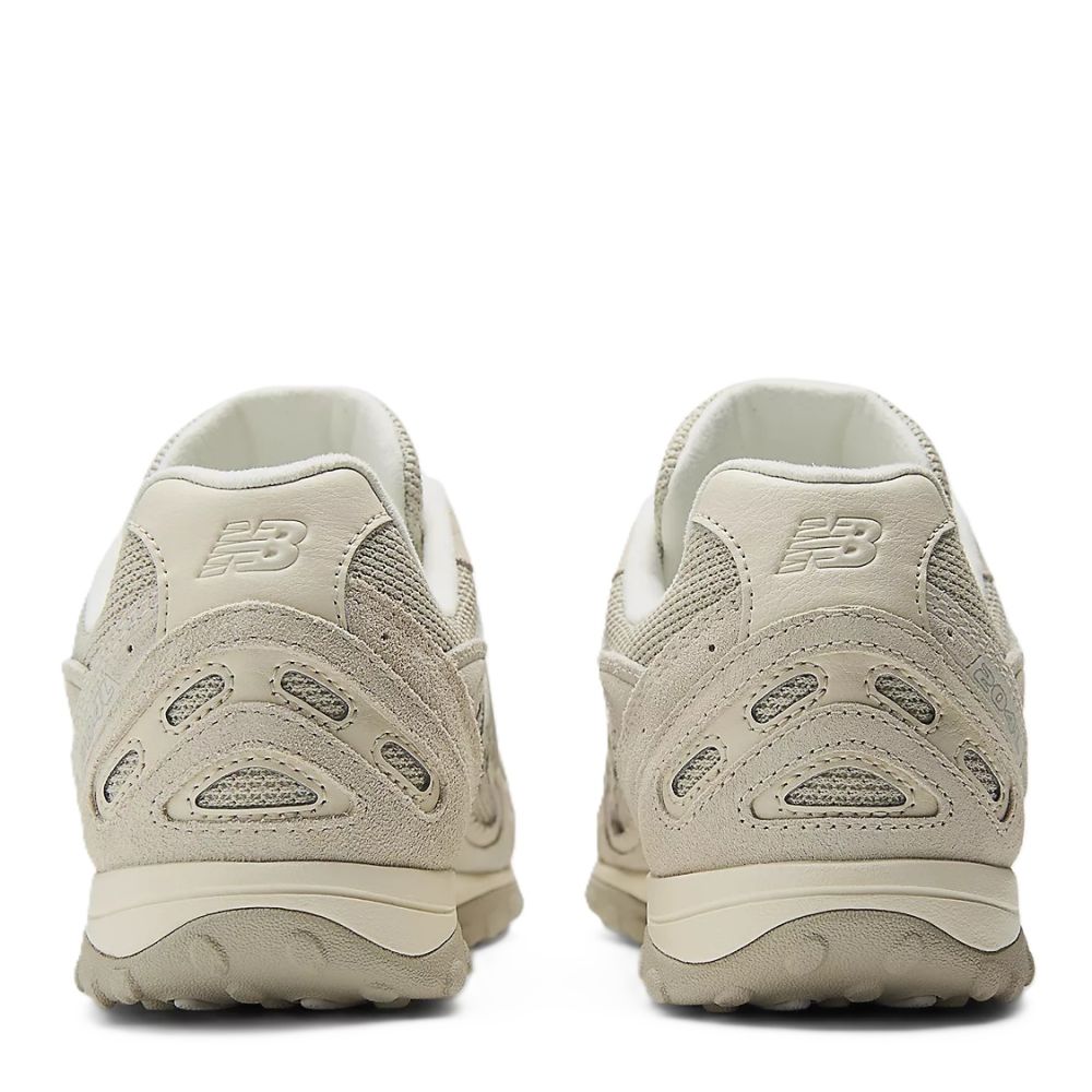 New Balance Women's 204L in Sea Salt with Linen