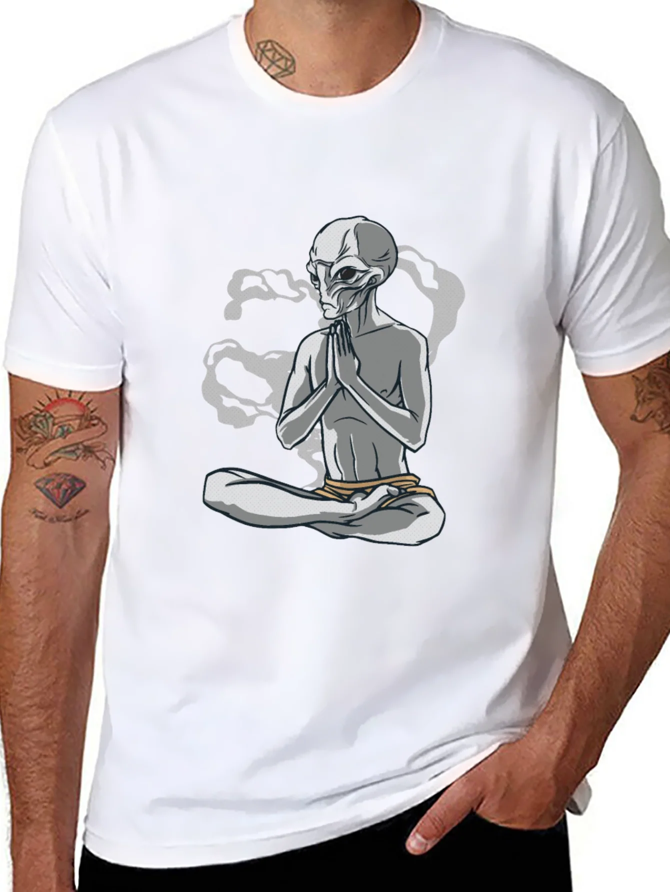Meditating Alien Graphic T-Shirt - Relaxed Fit